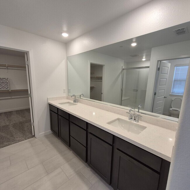 Building Photo - Brand New 4 Bedroom Home in Lennar's Cyan Community