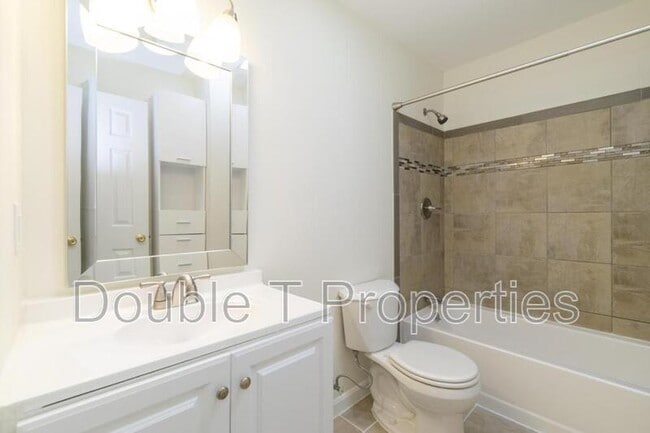 Building Photo - 3033 Seamon Ave