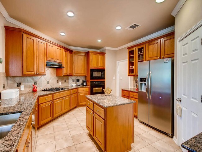 Building Photo - 10217 Medinah Greens Dr