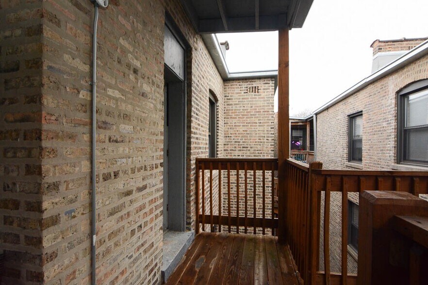Building Photo - 2332 N Spaulding Ave