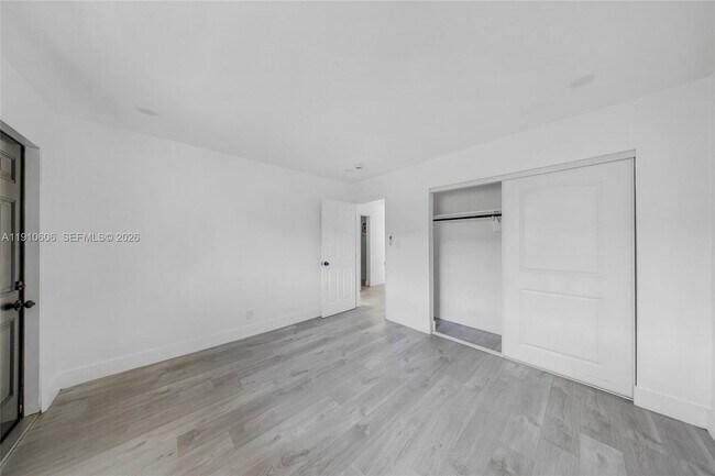 Building Photo - 920 NW 8th Ave