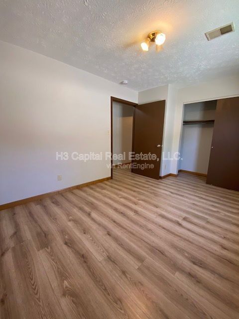 Building Photo - 2011 Harris