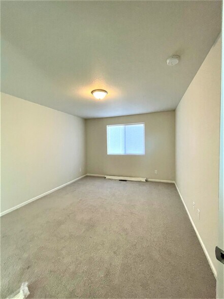 Building Photo - 6036 Callan Dr