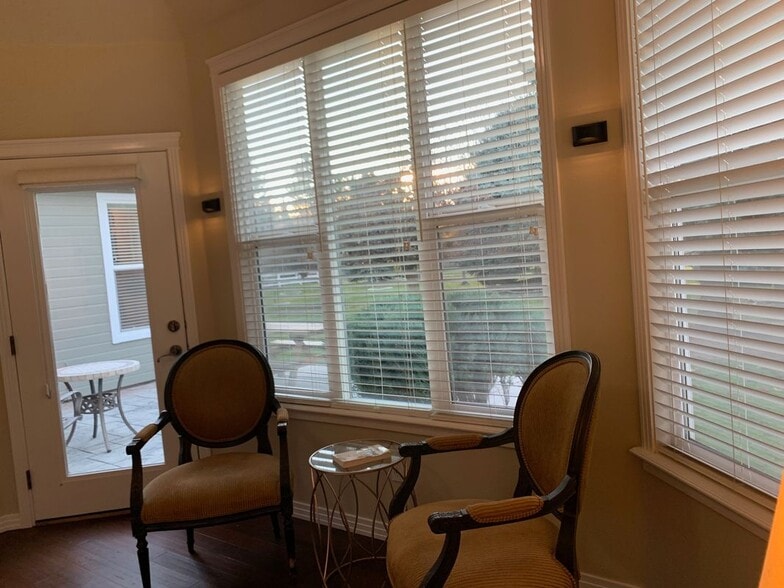 Building Photo - 191 N Cove Colony Way