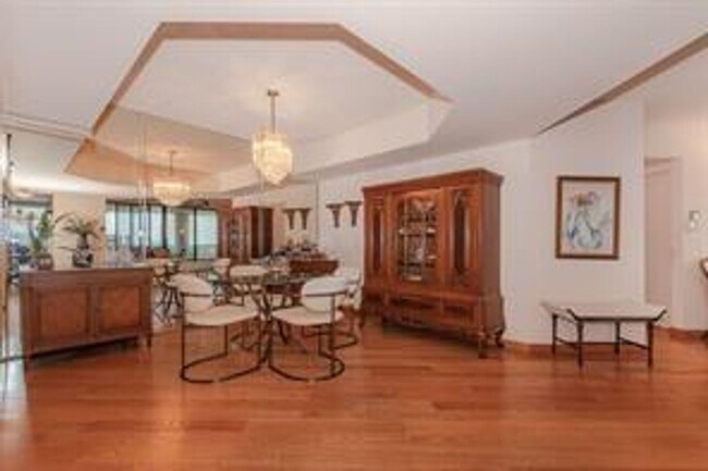Building Photo - 3598 Yacht Club Dr