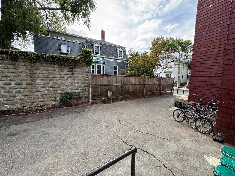 Building Photo - 368 Washington St