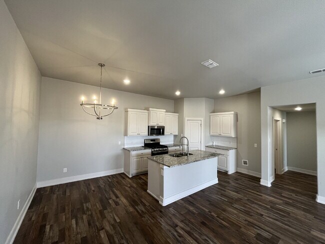 Building Photo - Stunning Duplex in Shallowater!