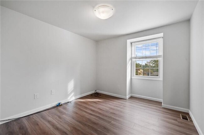 Building Photo - 2609 Fox Chase Ct