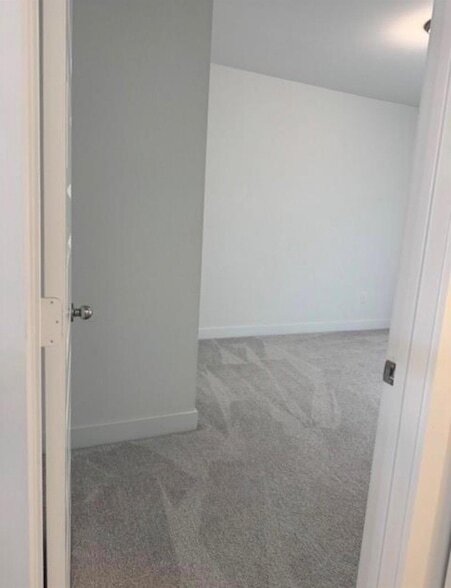 Building Photo - 113 Andrew Duvalt Cv