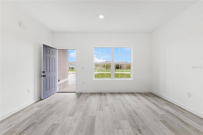 Building Photo - 835 Colville Dr