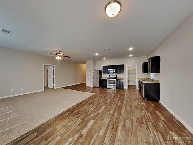 Building Photo - 408 Glen Meadow Dr