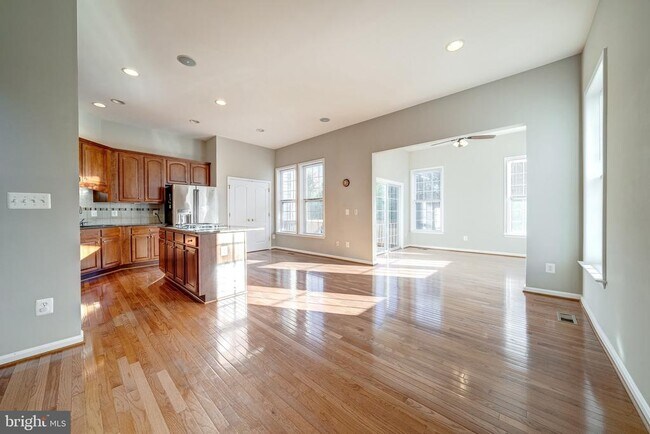 Building Photo - 42029 Bushclover Terrace