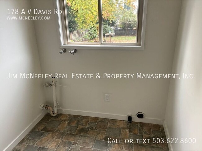 Building Photo - 178 A V Davis Rd