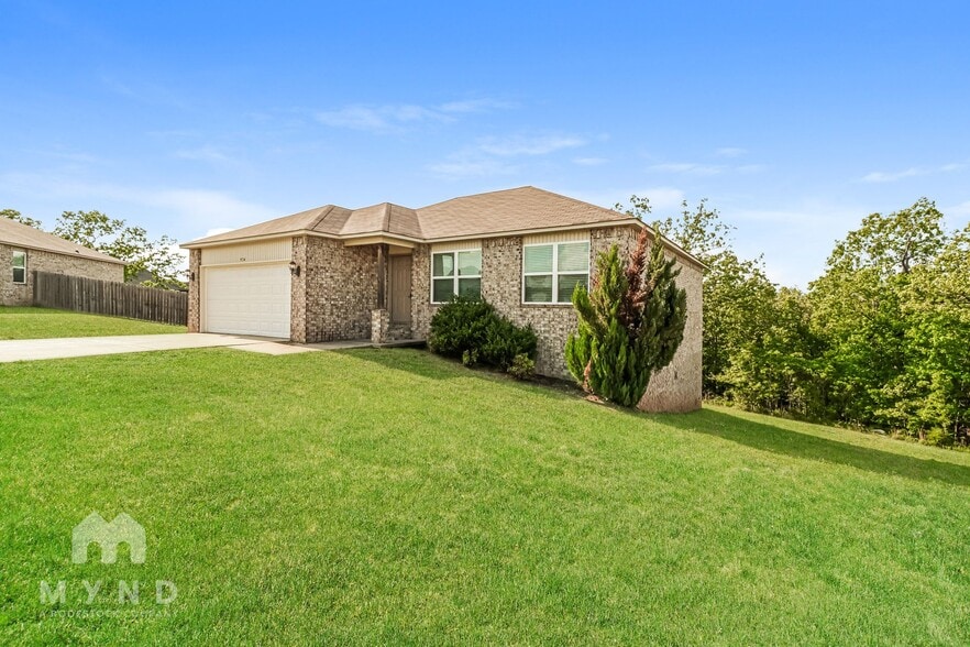 Building Photo - 934 Pinehurst Loop