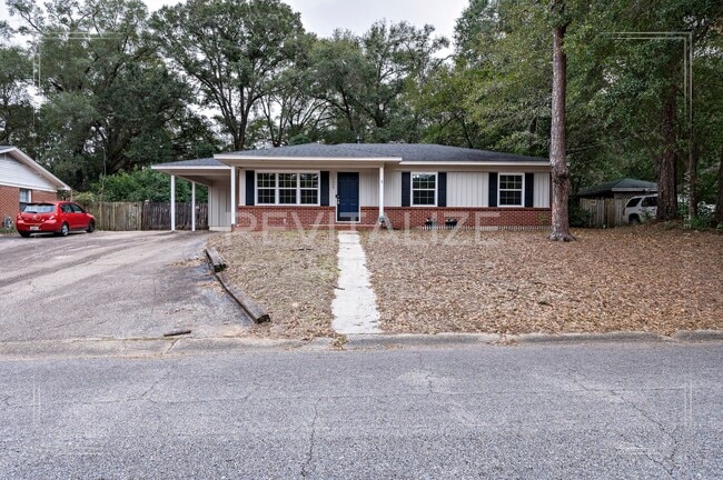Building Photo - Desirable 3 Bed 1 Bath Ranch Style Home in Parkview Estates