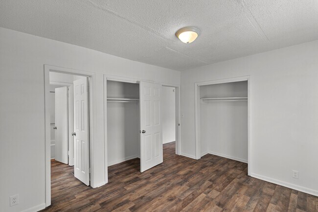 Building Photo - 1360 N Range St