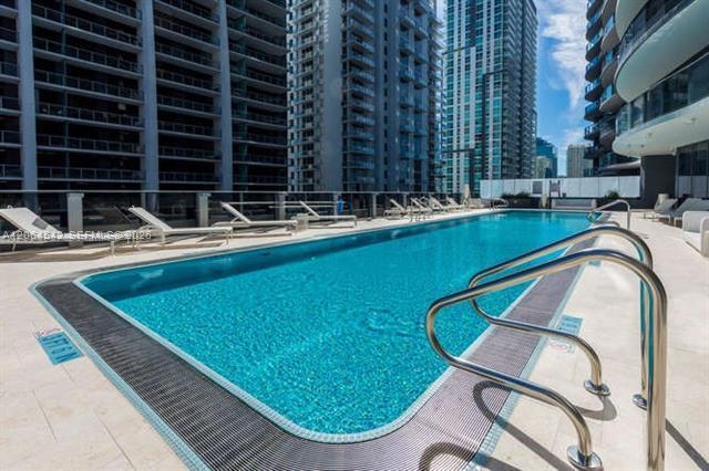 Building Photo - 1000 Brickell Plz