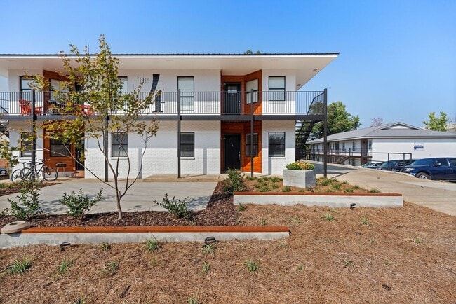 Building Photo - 123 N Donahue Dr