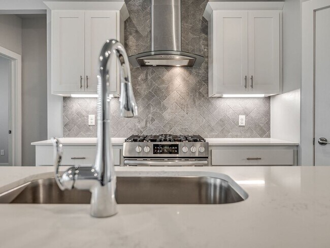 Building Photo - Beautiful New Construction Home in Edmond