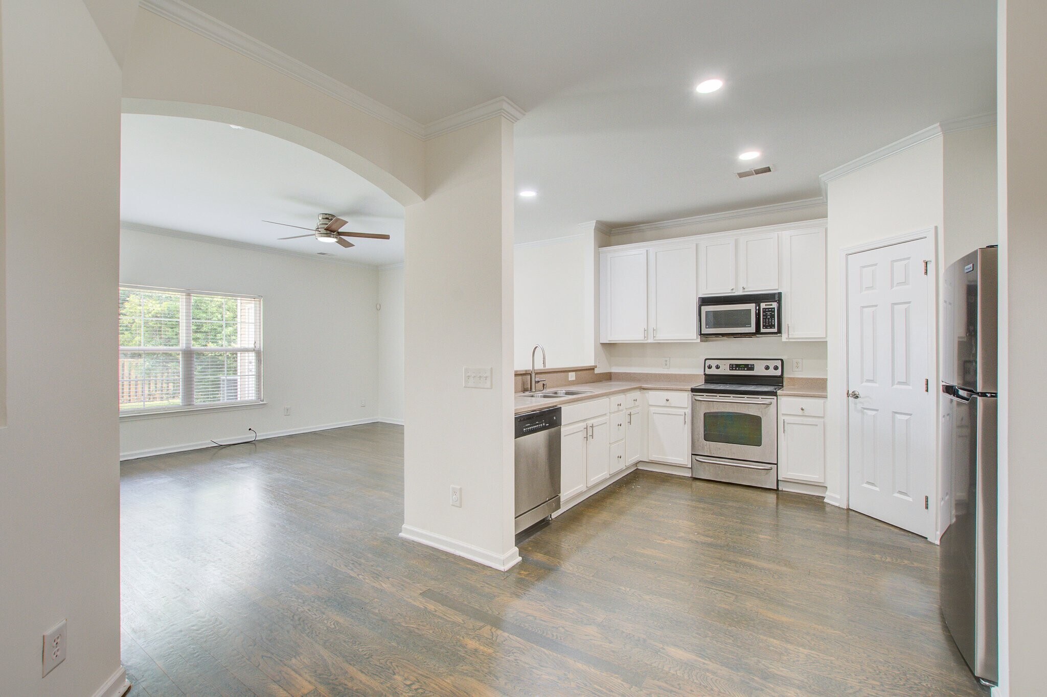 Building Photo - 106 S Lamplighter Ln