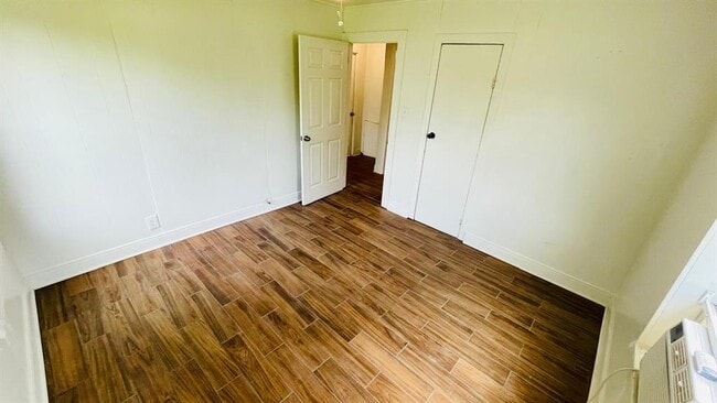 Building Photo - 1745 Rivercrest St