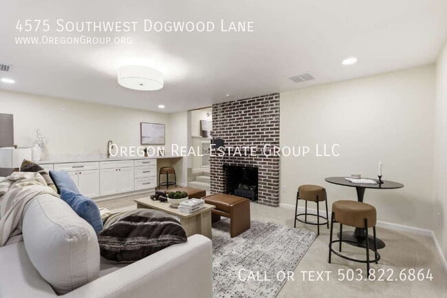 Building Photo - 4575 SW Dogwood Ln