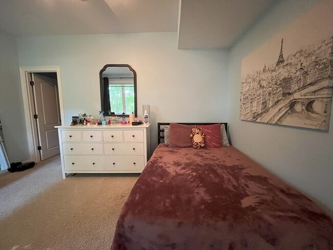 Building Photo - Forest-View Luxury Home with 5 Bedrooms, Luxury Primary Suite & Gourmet Kitchen