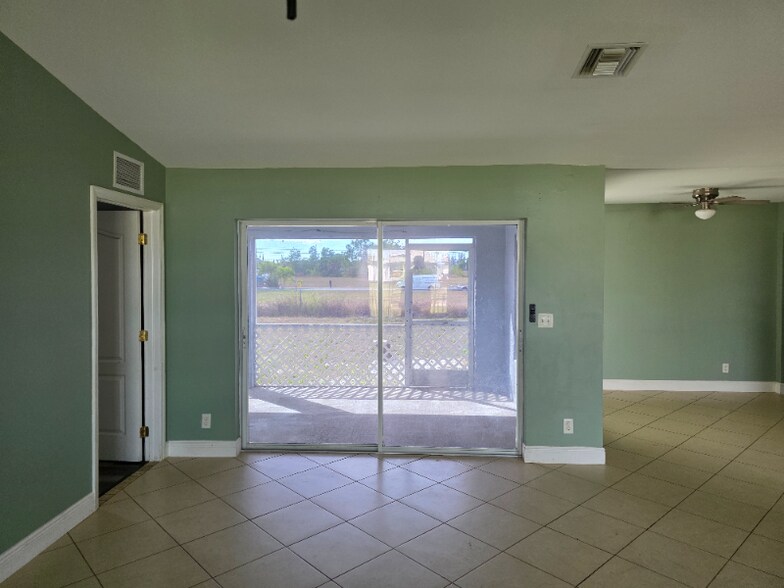 Building Photo - 4124 NE 15th Ave