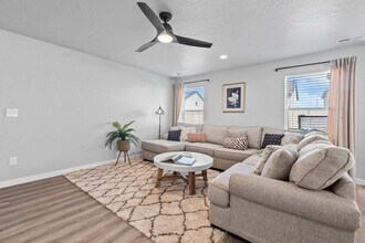 Building Photo - 6960 W Redwood Crk Dr