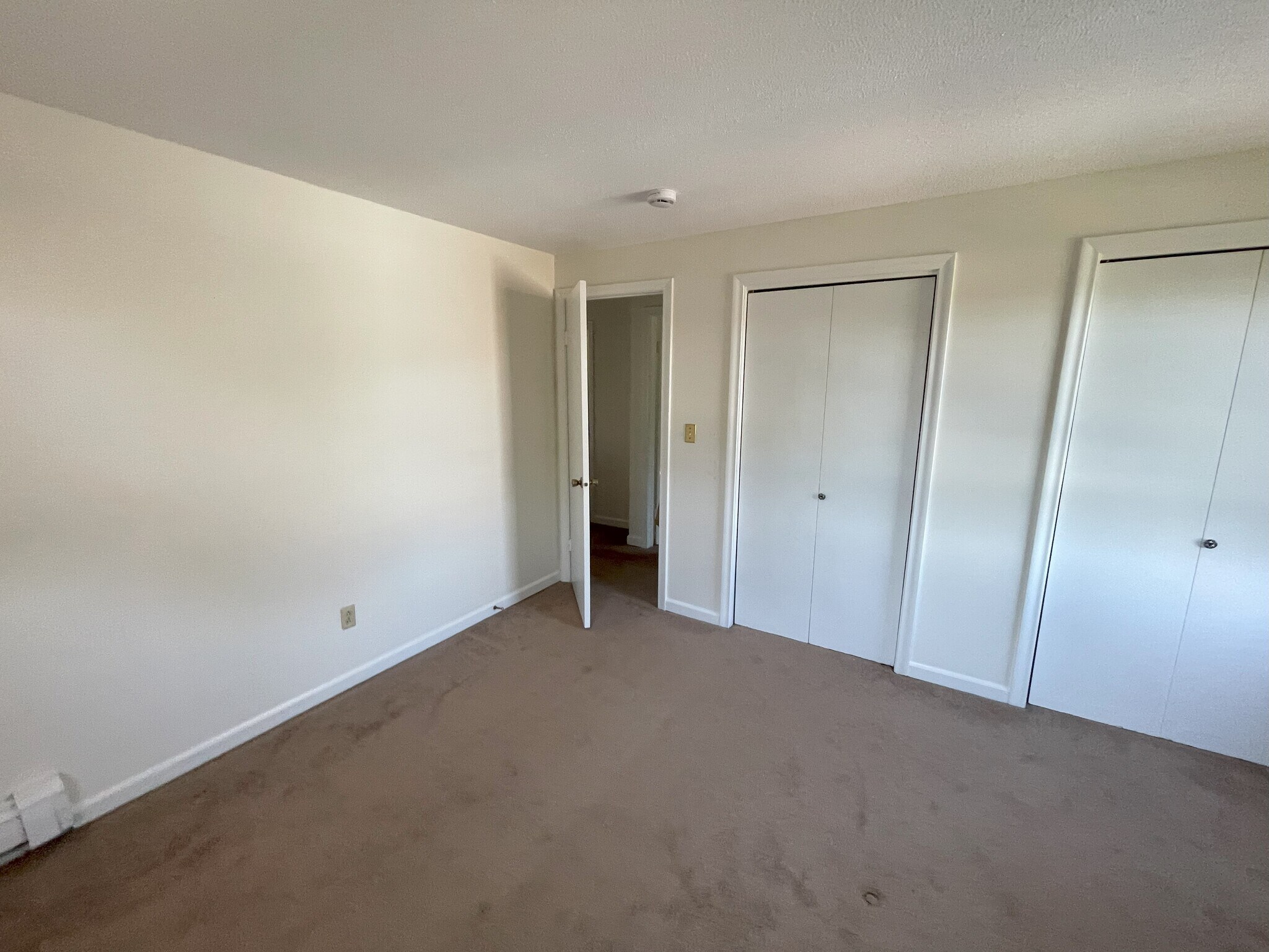 Building Photo - 136 Millard St