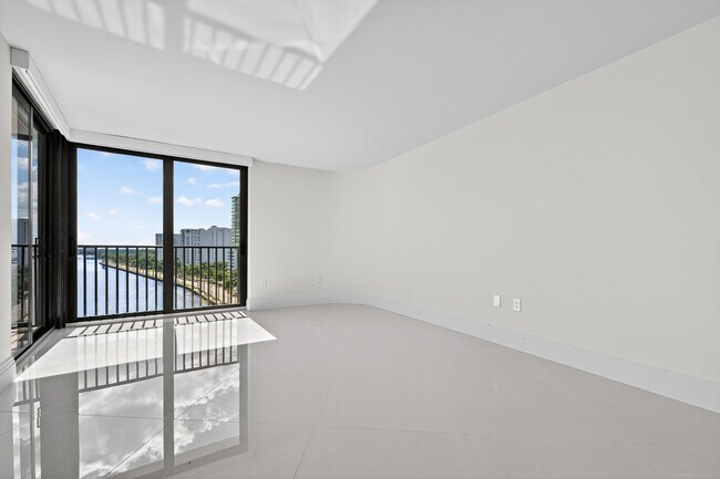 Building Photo - 1200 S Flagler Dr