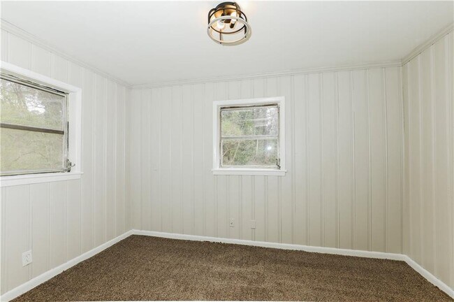 Building Photo - 639 Skipper Dr NW