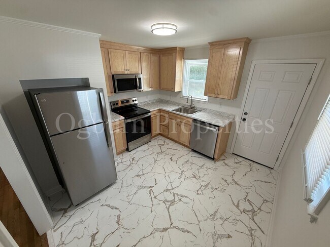 Building Photo - 1112 Marne St