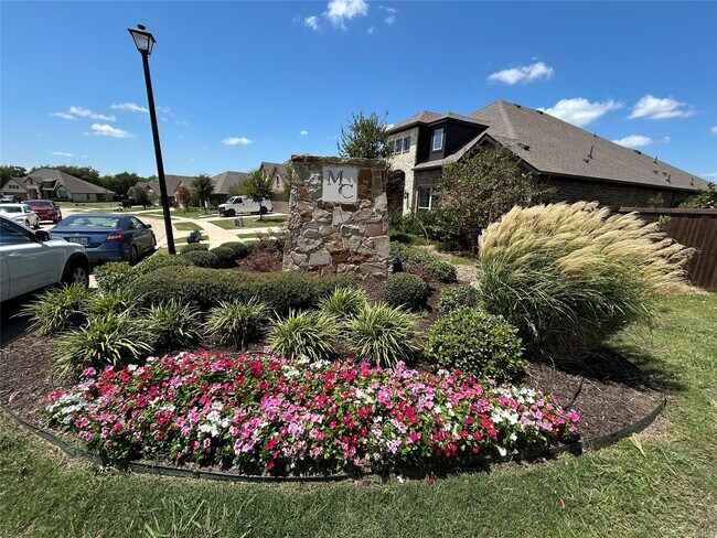 Building Photo - 541 Firethorn Dr