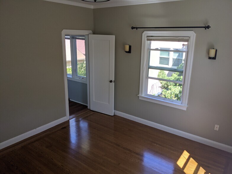 Main bedroom view to office - 422 Capitol St
