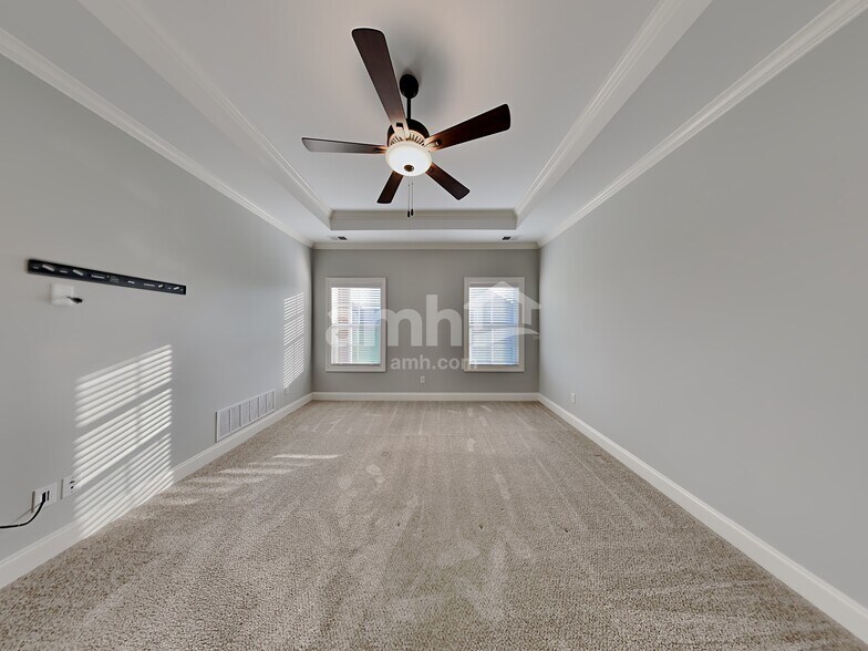 Building Photo - 4231 Vineyard Dr