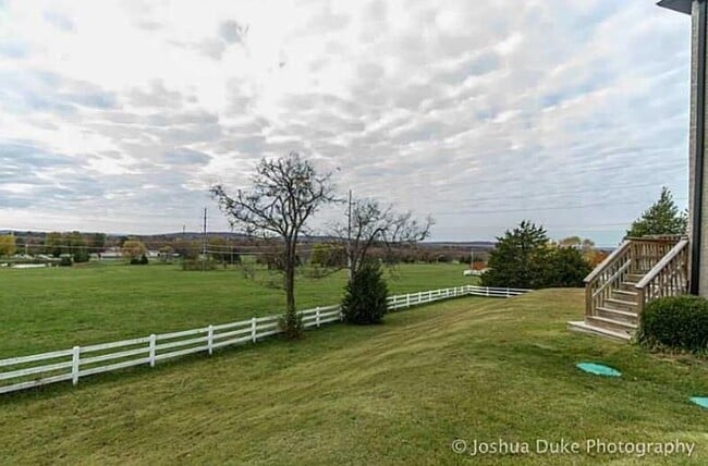 Building Photo - 3189 N Blue Star Dr