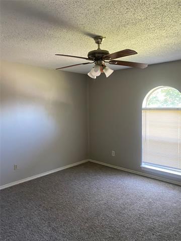 Building Photo - 1033 Rosewood Dr