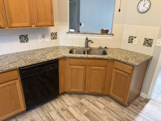Building Photo - 34 Winding Creek Ct