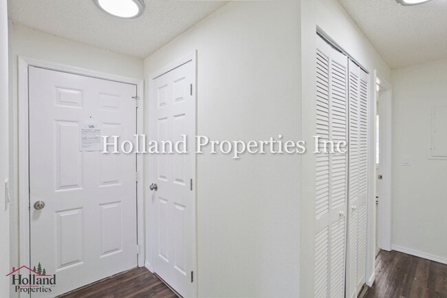 Building Photo - 6687 SW 192nd Ave