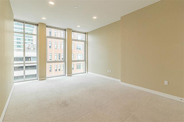 Building Photo - 500 Throckmorton St
