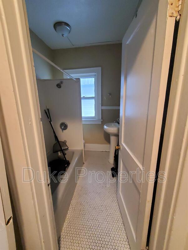 Building Photo - 10 Edgeland St