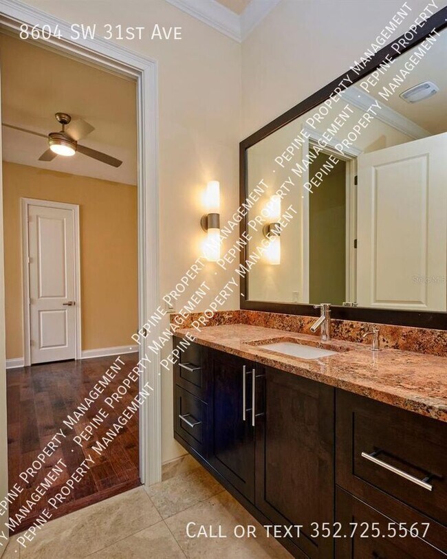 Building Photo - 8604 SW 31st Ave