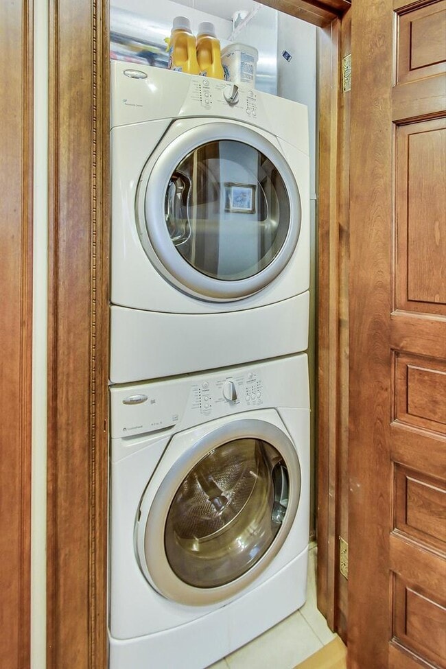 Building Photo - 2052 N Orleans St