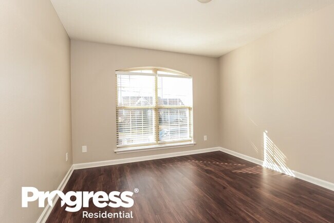 Building Photo - 5337 Sunnyvale Dr