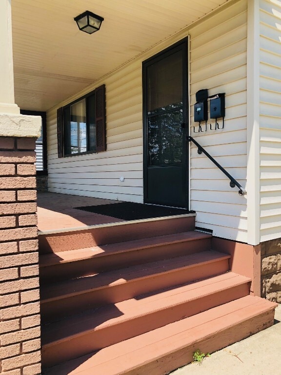 Building Photo - 1805 Monroe St