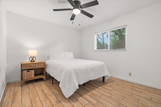 Building Photo - 9503 Castlewood Dr