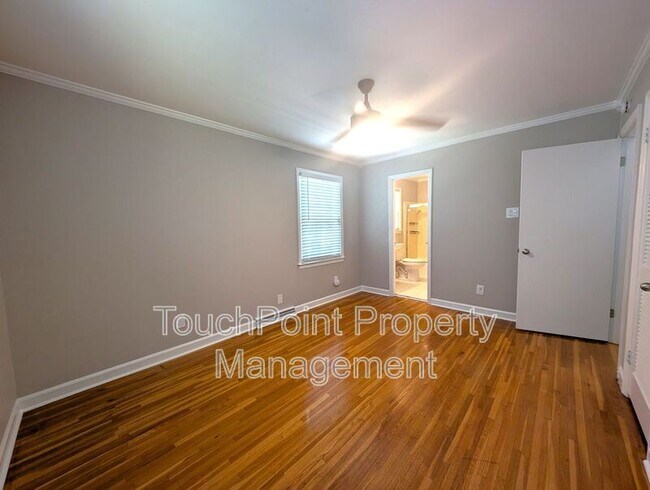 Building Photo - 6724 Sunview Dr