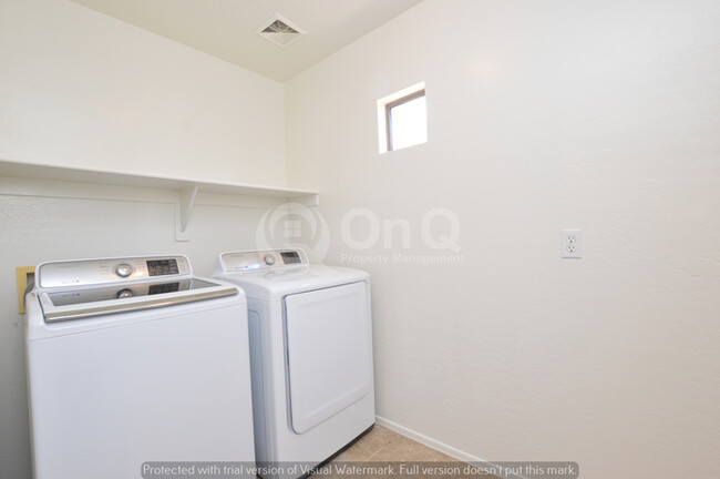 Building Photo - Heather Grove! Phoenix 3 Bedroom/2.5 Bath ...
