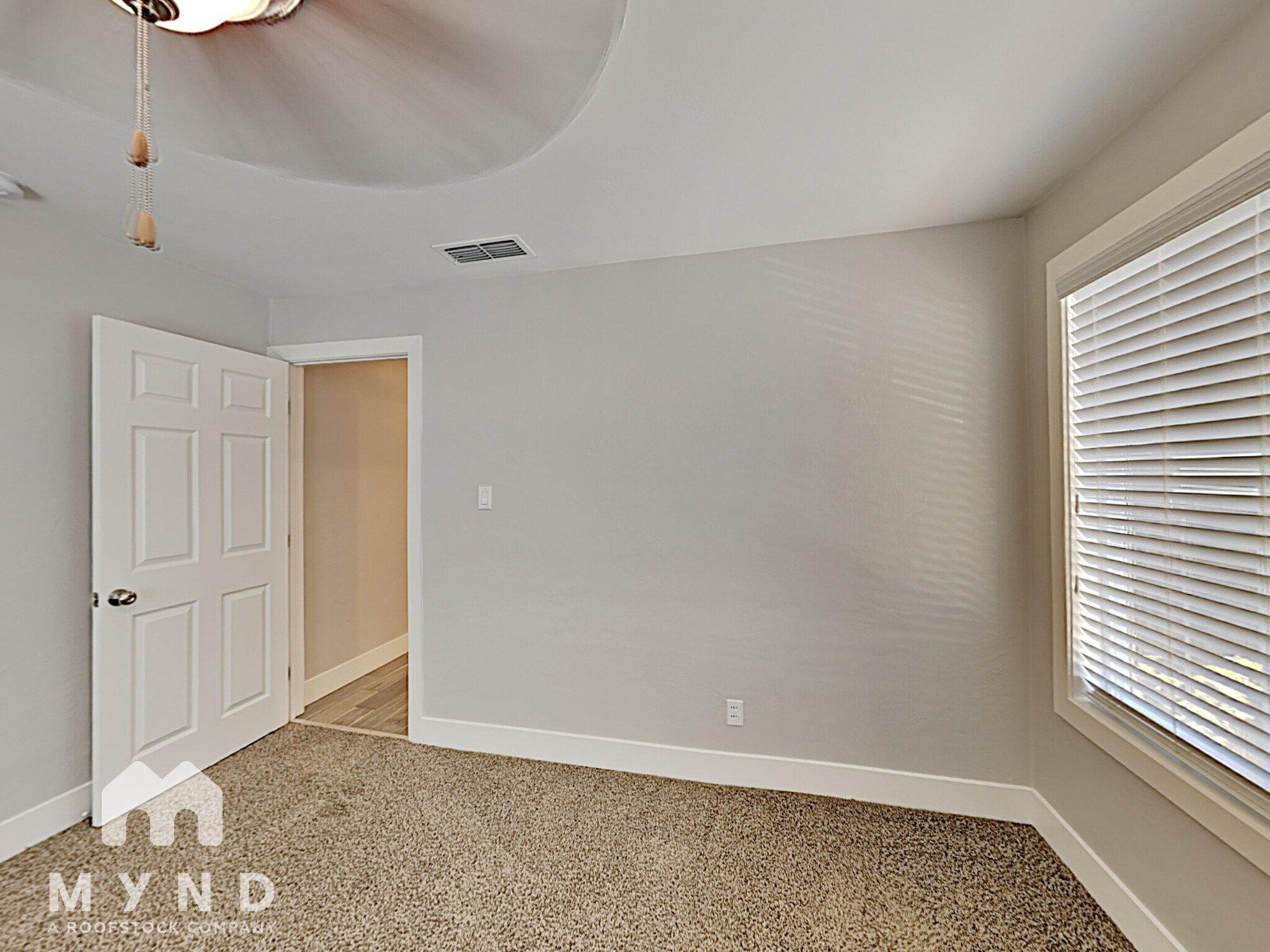Building Photo - 2428 Drayton Dr